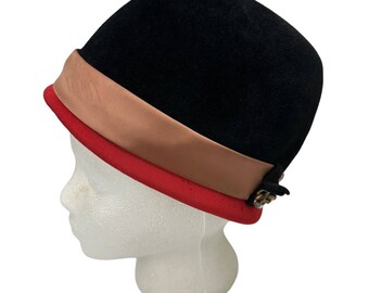 Vintage Green’s Park Ave Cloche Hat Black Red Felt Womens