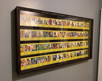 Espositore per carte collezionabili - Base graduata o grezza - Diversi colori e varianti di legno - Italia