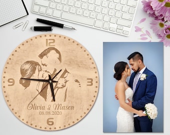 Regalo de aniversario de 5 años para él madera, grabado de fotos de madera, reloj de madera personalizado, reloj de pared de boda, regalos de aniversario para fotos de parejas