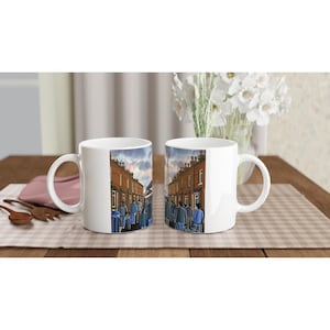 Wigan, Retro Springfield Stadion weiße 11 Unze Keramik Fußballbecher. Football Club FC Fußball Fußball Geschenke, sportliche Anhänger Erinnerungsstücke