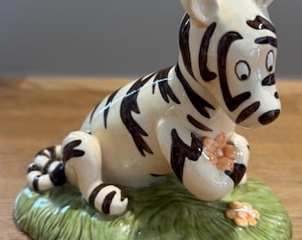 Royal Doulton Winnie the Pooh Collection - Tigger Loves Tigger Lilies Limited Edition Figurine