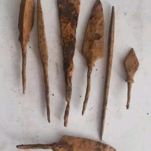 Lot of 5 Ancient Roman Iron Arrowheads & 2 Medieval Crossbow Bolts 200-1400 ad. British Finds.