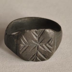 Rare Medieval Christian Bronze Ring Depicting a Palm Leaves Cross 1200-1300 ad