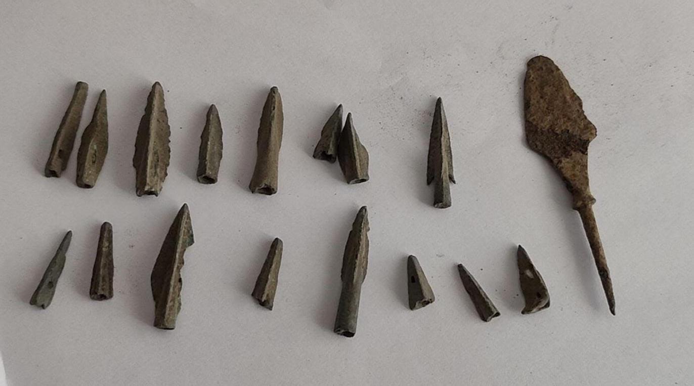 Lot of 17 Ancient Greek & Roman Bronze and Iron Arrowheads 400 B.c.-300 ...