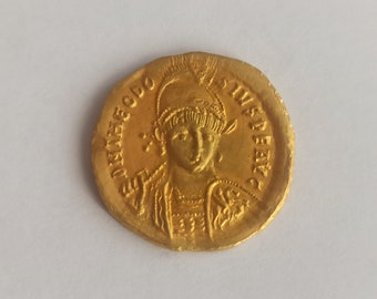 Fine Ancient Roman Gold Solidus of Theodosius II. Thessalonica Mint /430-450 ad/