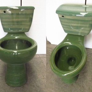 Inodoro de cerámica de Talavera mexicana pintado a mano - Verde lavado -