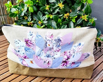 Kulturbeutel / Kosmetiktasche / Beautybag - shabby chic - aus Leinen und veganem Leder / SnapPap mit Applikation und Reißverschluss