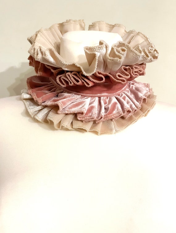 Vintage pink velvet Circus collar
