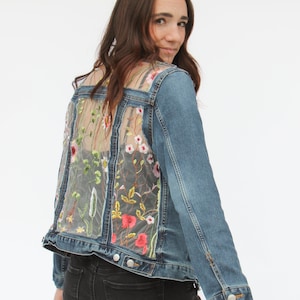 Eine von einer Art Jeansjacke mit geblümter Spitze, XS, S, M, L, XL, 2XL, 3X, getäfelte Spitze Jacke, Jeansjacke, Geschenk für Sie