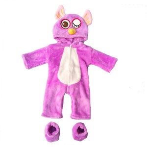 Hooded velvet zip-up animal rompers with matching booties for preemie reborn dolls, mini reborns, American girl dolls and other small dolls. Giraffe, owl, mouse, cow and elephant costume.
