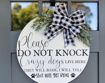Décoration de porte d&#39;entrée | Signe Crazy Dogs | Couronne de porte d&#39;entrée | Signe drôle de chien | Accroche-porte « Ne pas frapper » | merde deviendra réalité | Décoration d&#39;intérieur