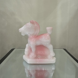 Heisey by Fenton Rosalene Pink Plug Oscar Horse