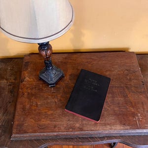 Modern Webster Dictionary and World Book. 1940. Black and gold with red page edges. image 1