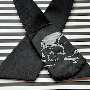 Memento Mori Tie