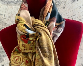 Gustav Klimt's The Kiss Wrap