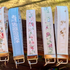 Coquette key wristlet/coquette key fob/vintage floral keychain/floral key chain/preppy keychain