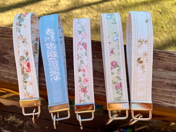 Coquette key wristlet/coquette key fob/vintage floral keychain/floral key chain/preppy keychain