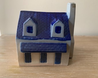 1989 Signed Eldreth Pottery Salt Glaze Cape Cod House Bank