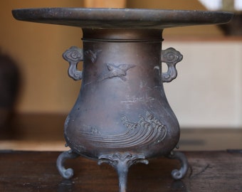 Japanese antique bronze flower vase USUBATA with legs, bird waves Mt Fuji design traditional temple style IKEBANA 1920s H9.1in/H23cm