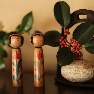 KOKESHI Japanese vintage Tuchiyu kokeshi doll twins with striped pattern, Traditional Kokeshi/Dento Kokeshi/wooden small dollH4.2×1.3in