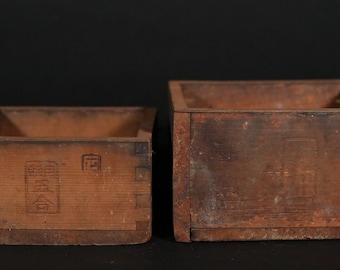 Japanese Antique wooden storage case 枡Masu (rise)measuring small box set of two with brands "kanji" wood craft 6.6in×6.6in/16.7×16.7cm