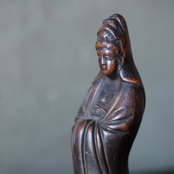 Ancienne statue kannnon japonaise des années 1800, petite poupée en céramique BIZEN, petite figurine bouddhiste Avalokiteśvara, Bizen keln, H 6,1 po./15,5 cm
