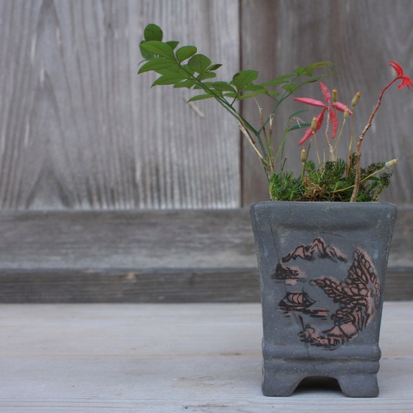 Japanese antique mini BONSAI pot square Pattern on a matte black color with Kanji signature H2.5in×1.9in×1.9in