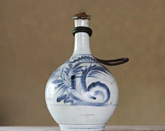 アンティーク江戸間陶器油瓶：青と白の金継ぎ装飾 - Etsy 日本