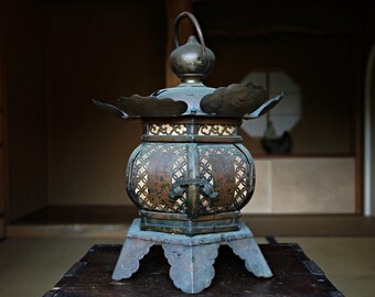 RARE! BIG! Japanese Antique 1743s bronze Lantern 観音寺Buddhist temple EDO, garden lamp Hanging Lantern Tsuridoro open work H19.5in/H49.5cm