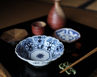 Kutani- antieke Imari-porseleinen schalen (set van 3), handgeschilderde indigobloemen, zilverreparatie
