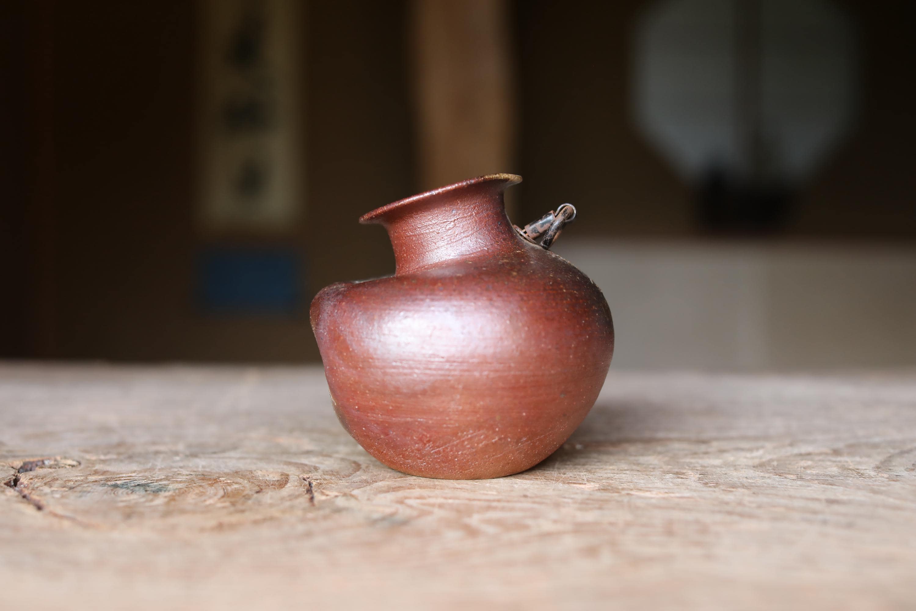 備前焼 花瓶 備前焼の花瓶：侘び寂びの丸みのある陶器ギフトボックス