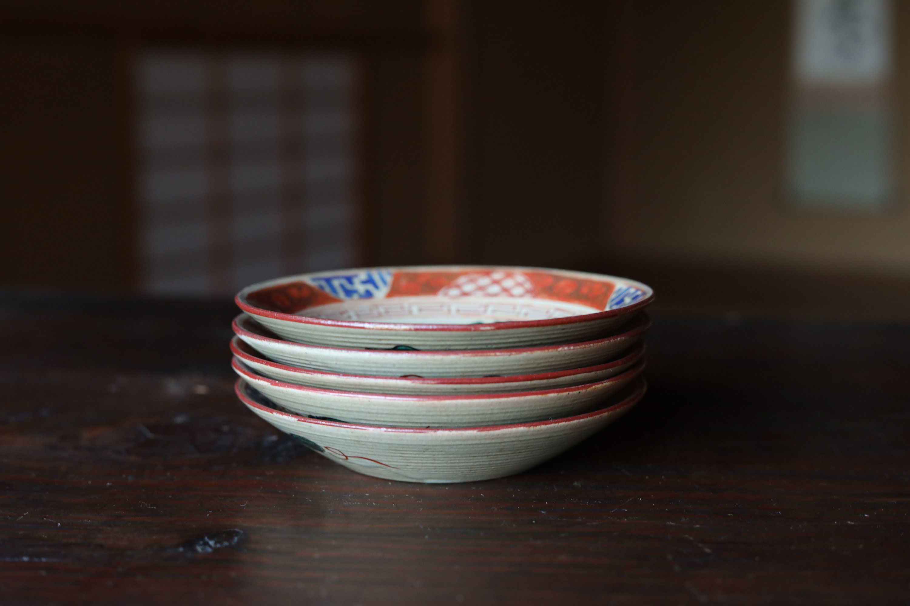 日本のアンティーク プレート 磁器 5 枚セット 古い九谷焼 食器 日本のアンティーク プレート 磁器 5 枚セット 古い九谷焼 食器