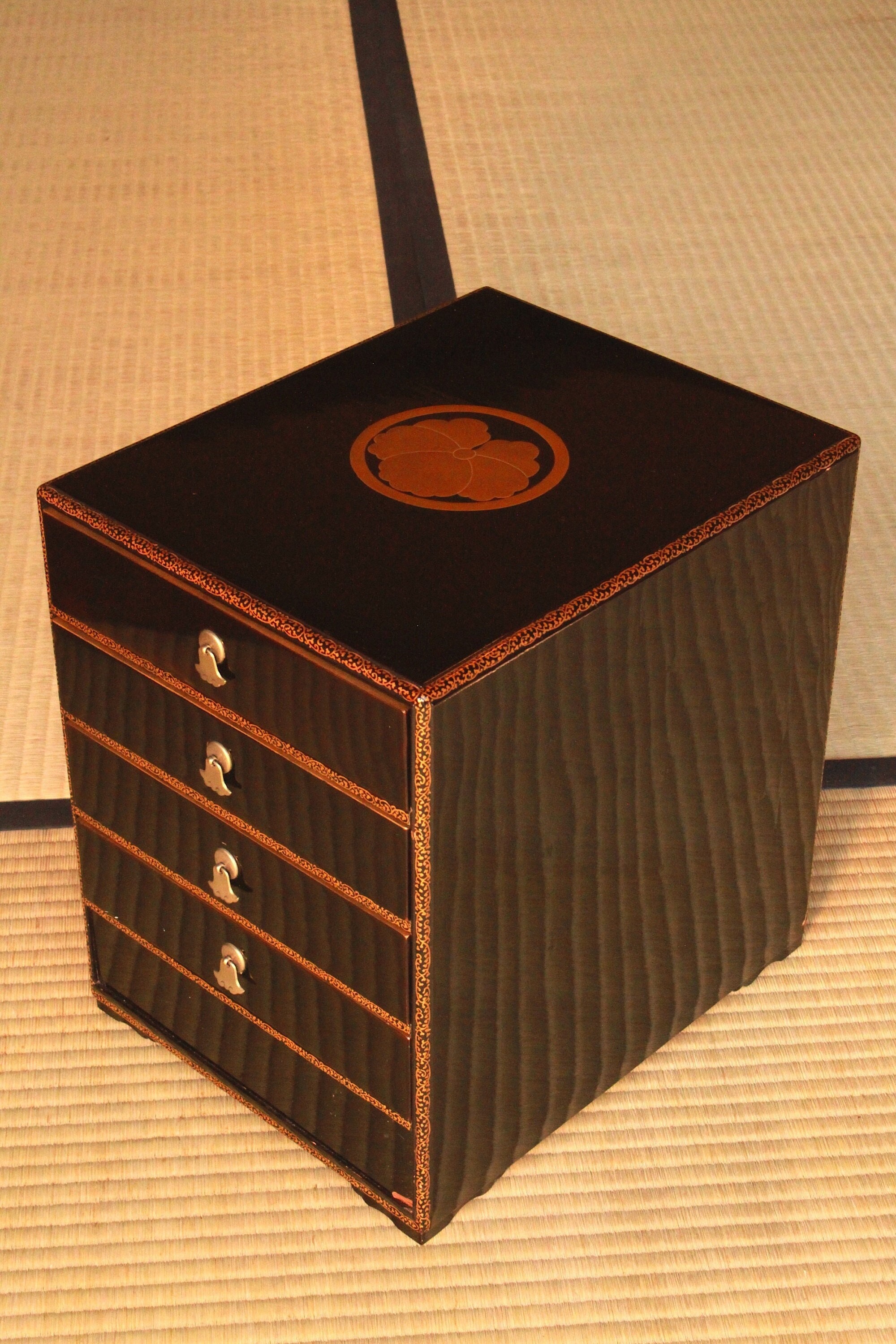 RARE Japan Antique Furniture From Buddhism Temple, Small Chest of Drawers Black Lacquer Tansu, Gold Makie Samurai Crest H13.4w10.212.6in - Etsy RARE Japan Antique Furniture From Buddhism Temple, Small Chest of Drawers Black Lacquer Tansu, Gold Makie Samurai Crest H13.4w10.212.6in - Etsy