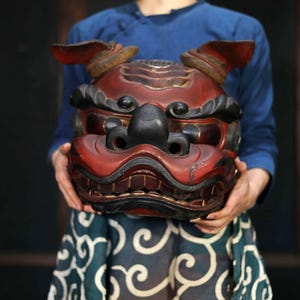 Japanese antique 1800s Shishi BIG wood mask with large cloth hand carving lacquer lion&#39;s head Festival sculptures H12.2×13.6in/H31×34.5cm
