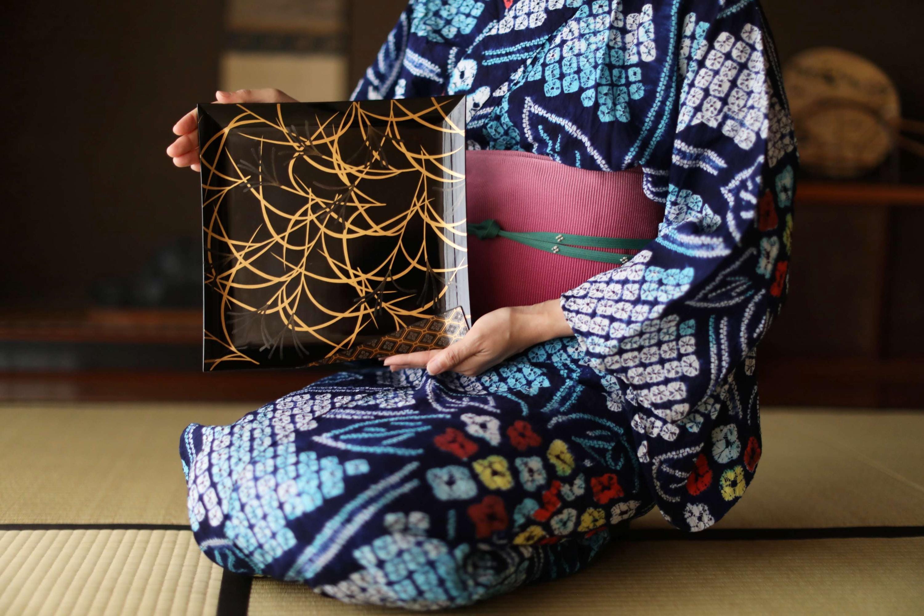 漆塗り - アンティークな日本の盆、蒔絵金ススキ、1800年代のお盆 