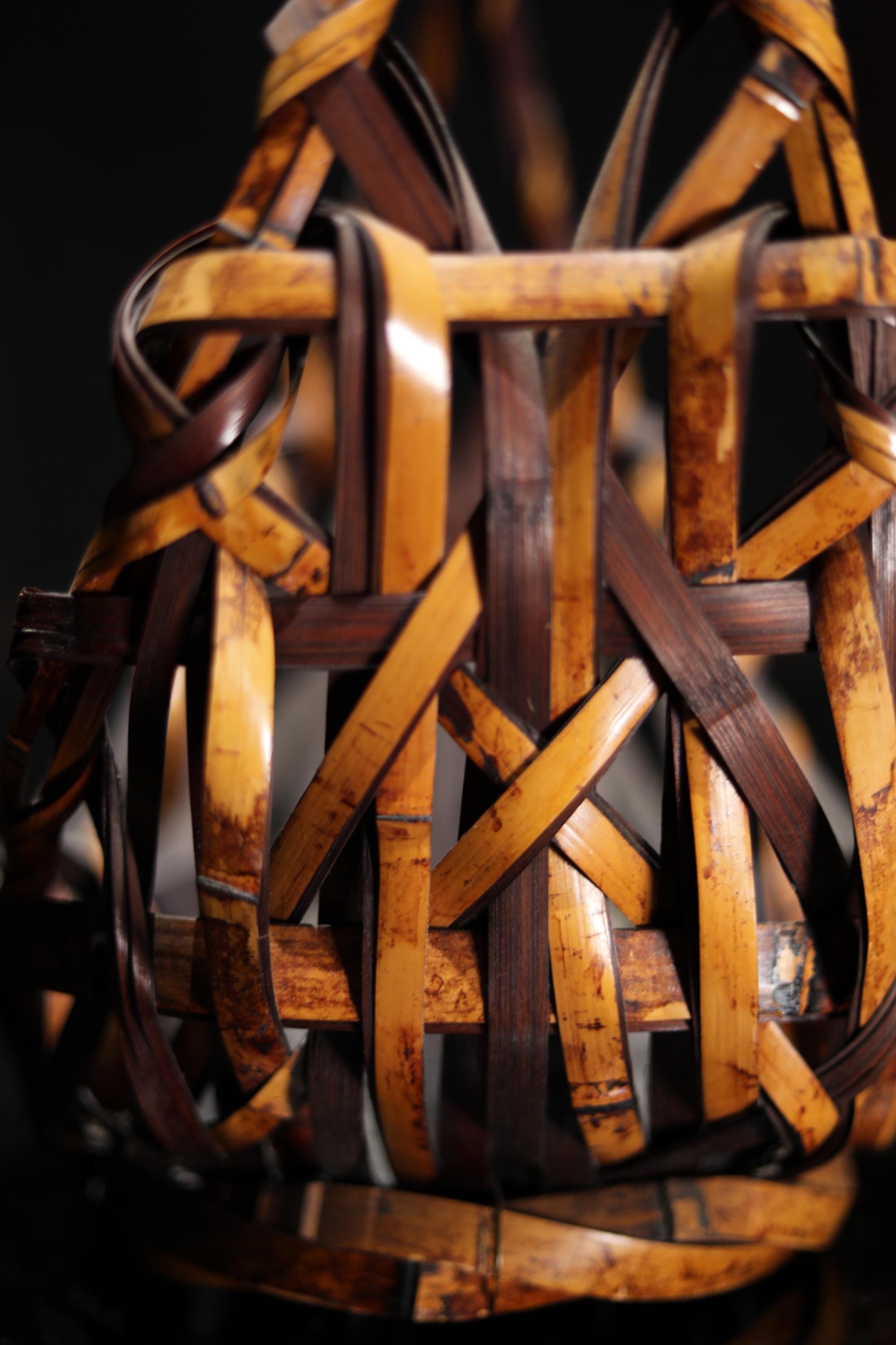 ヴィンテージの日本製竹編み籠「花籠」（H18.5x15.4インチ/H47cm×39cm