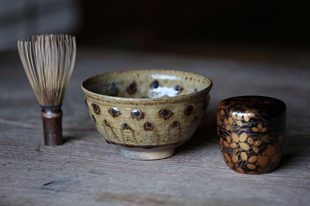 お抹茶　茶碗　茶道 ヴィンテージ キセト陶器 抹茶碗 サイン入り - 箱付き 日本の茶道茶碗