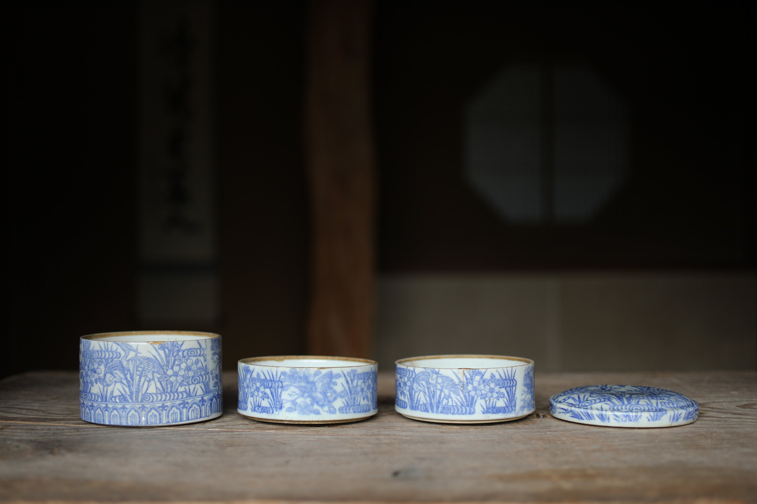 Japanese Antique 1900s Imari Porcelain Kintsugi Jūbako Blue Japanese Antique 1900s Imari Porcelain Kintsugi Jūbako Blue