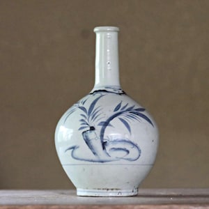 Japanese antique porcelain Sake bottle vase indigo blue&white hand painting flower SOMETSUKE KOIMARI 1800s EDO craft  H10.4×5.9in/H26.5×15cm