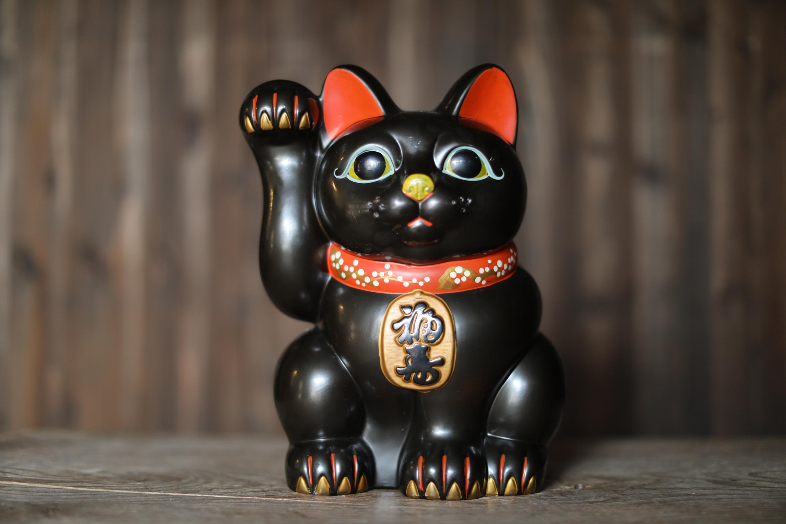 招き猫の彫刻 - Etsy 日本