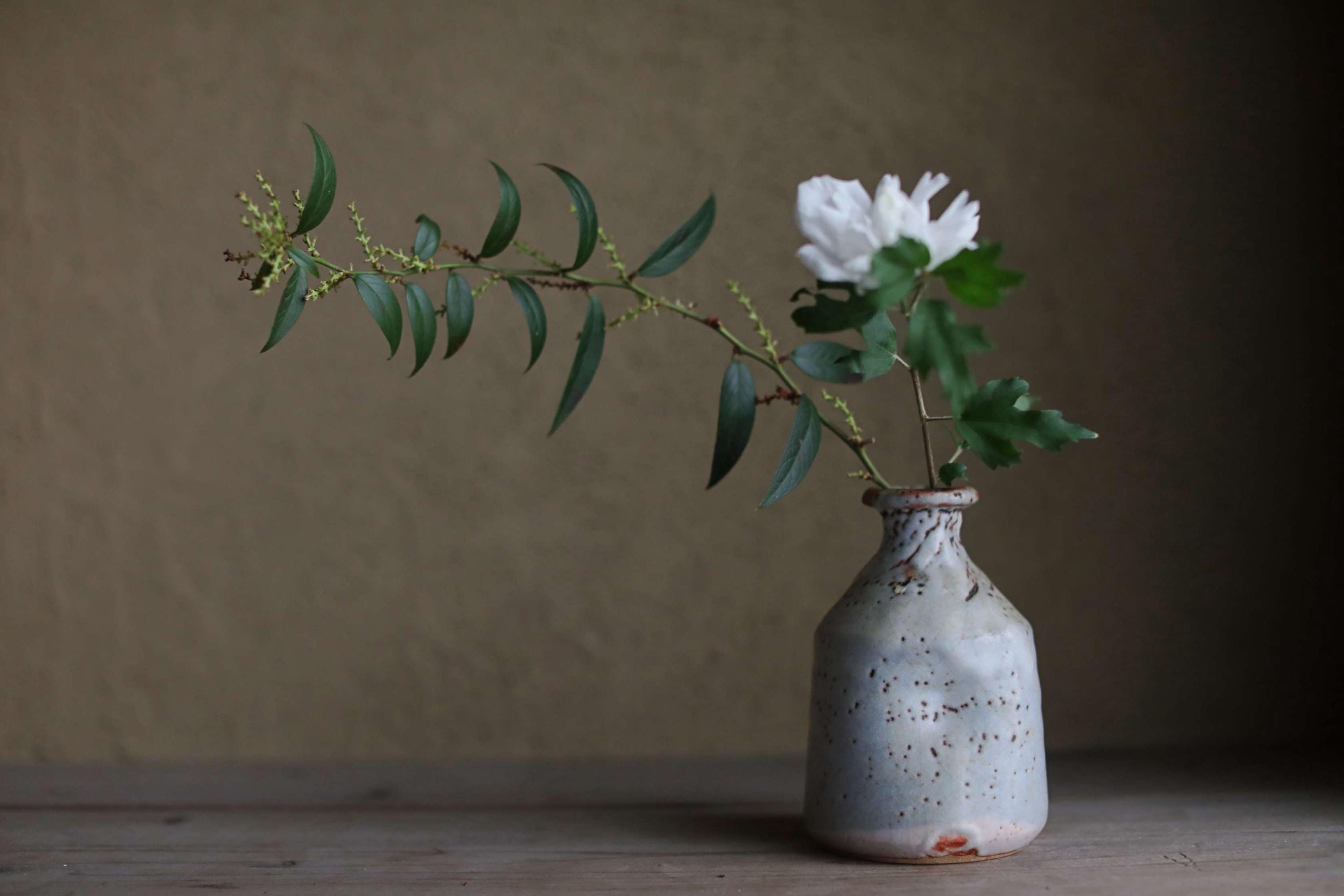 日本のヴィンテージハンドメイド陶器小瓶花瓶志野焼茶道、生け花用 H5