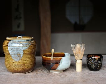 Set da tè giapponese Takatori per la cerimonia del tè, con ciotola per matcha e contenitore laccato.