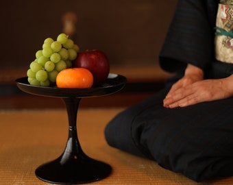 Japanese vintage Furniture wooden black lacquer round fruit cake stand pedestal, URUSHI craft Japanese tableware 1920s H9.1×10in/H23×15.5cm
