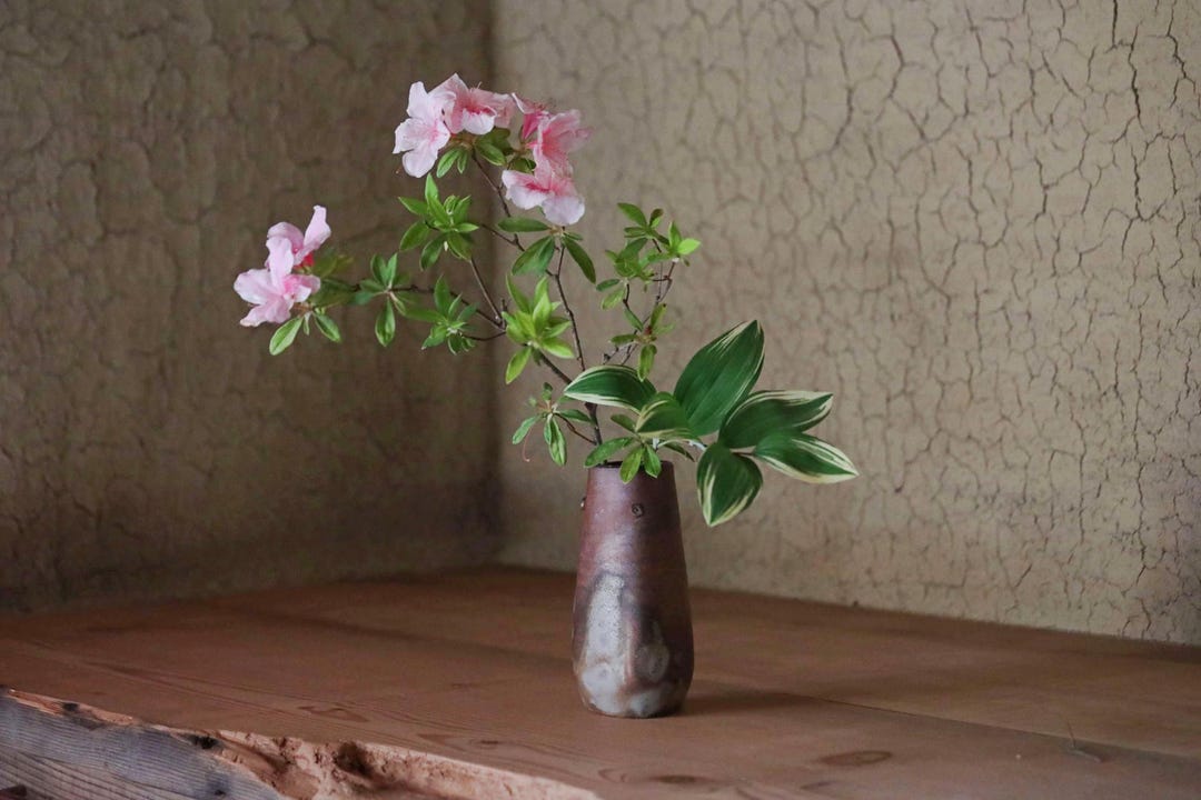 備前焼花瓶、銘入り陶器、木箱入り（7.4×3.3インチ/18.8×8.5cm