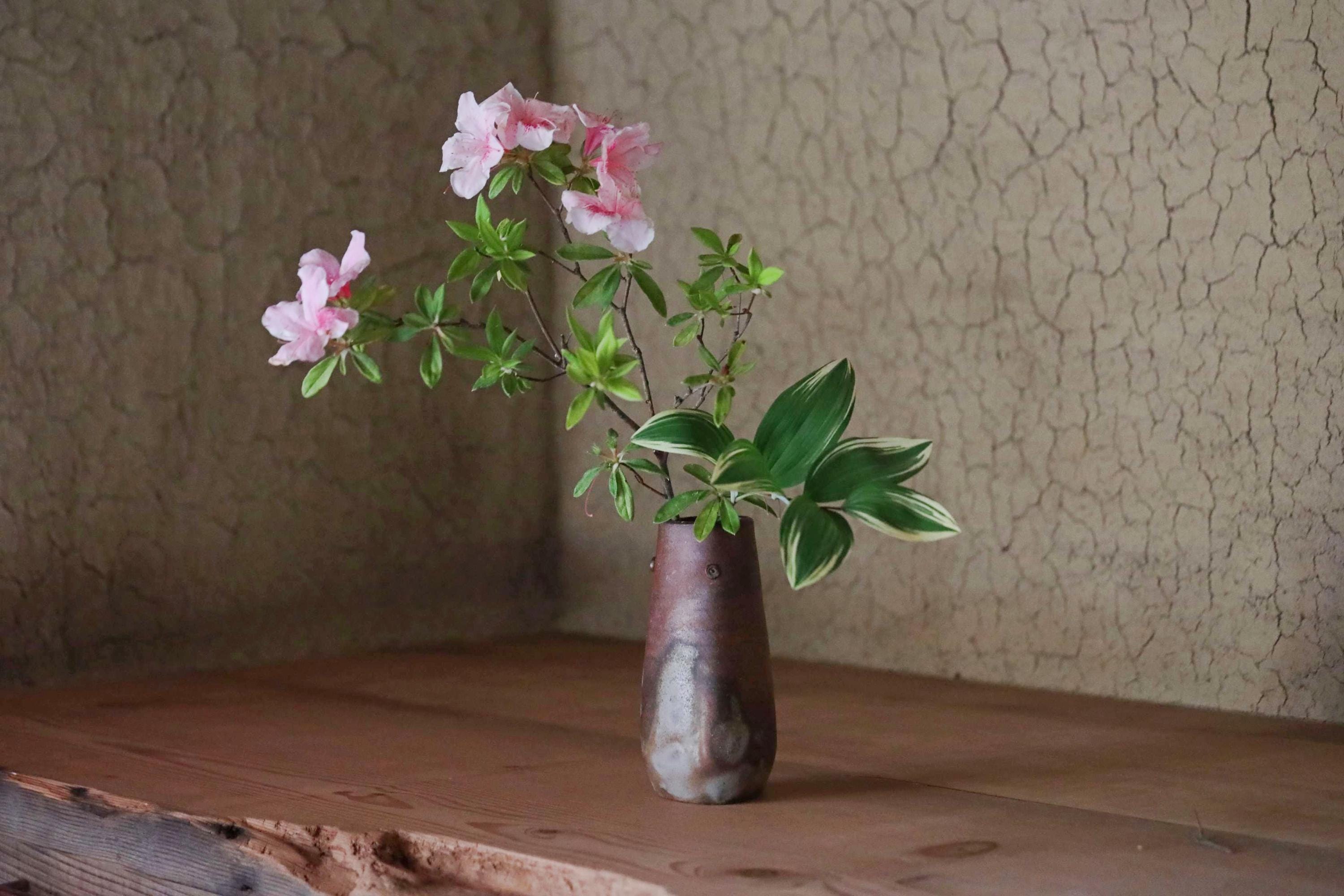 備前焼花瓶、銘入り陶器、木箱入り（7.4×3.3インチ/18.8×8.5cm