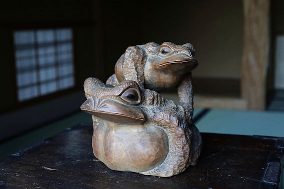木製カエル彫刻 ヴィンテージの日本の木彫りカエル彫刻、木彫りアート、動物人形、1960