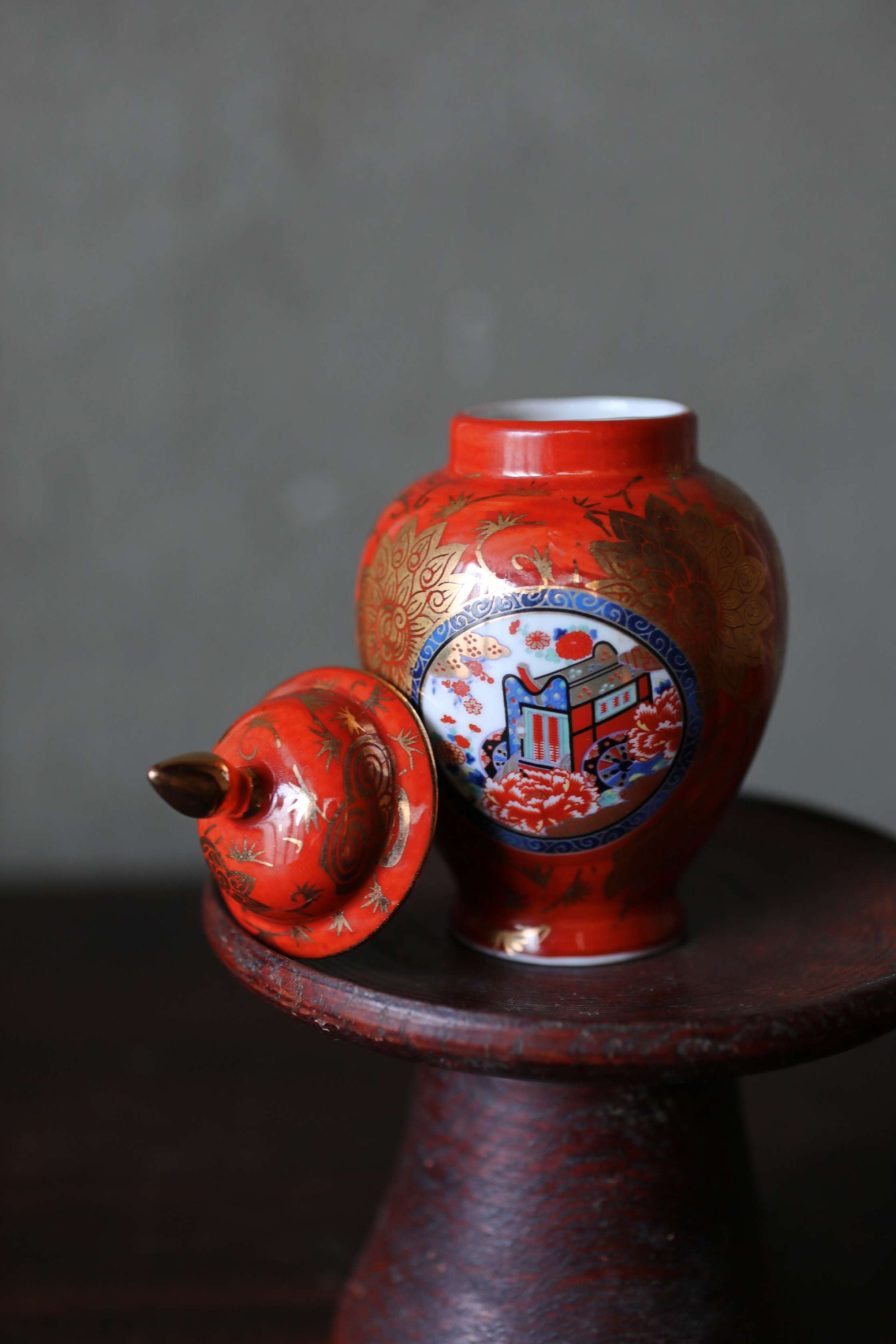 九谷焼　壺 九谷焼 蓋付壺、赤金彩花瓶（高さ13×7cm） - Etsy 日本