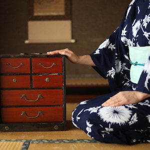 Japanese furniture Antique hanging Box Chest of 6 Drawers Tansu metal clasp cedar Handmade Storage H14.4×W12.8×D9.1in/H36.5×32.5×23cm
