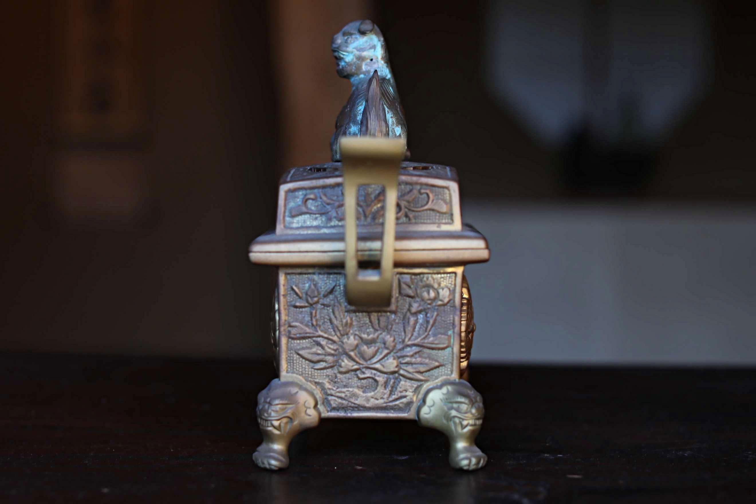 アンティークな日本製真鍮製香炉「香炉」：仏教寺院の獅子香炉 - Etsy 日本