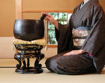 アンティークの日本の仏教用青銅香炉 – 明治時代 – リベット留め太鼓
